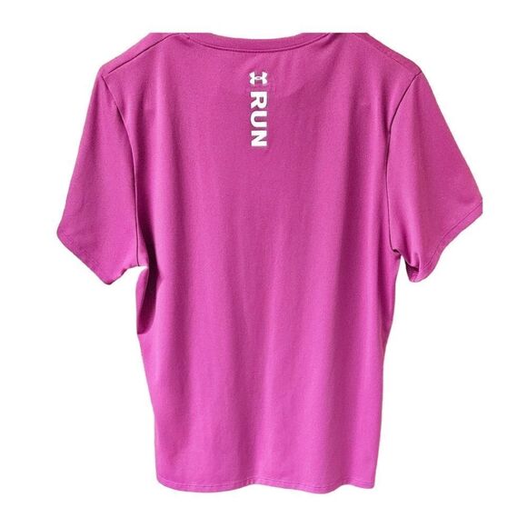 UNDER ARMOUR Women's Athletic Top with 🥵 heat gear. - Picture 9 of 14